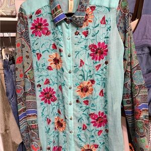 Embroidered Floral Button-Front Blouse in Aqua